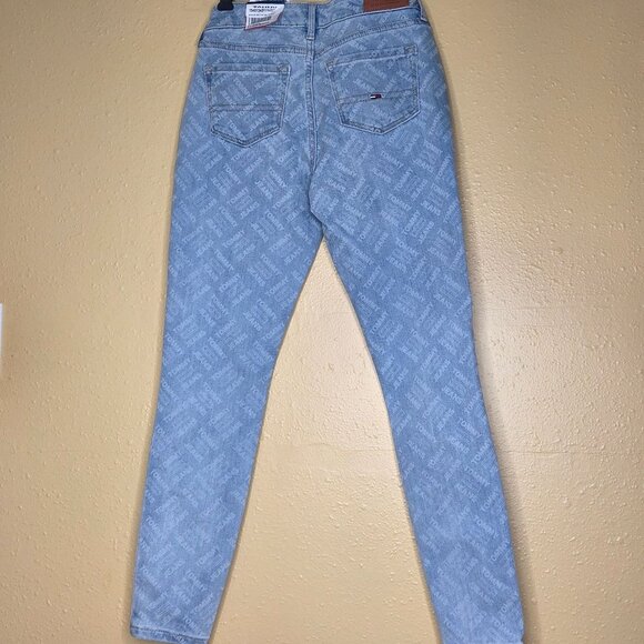 NWT Tommy Hilfiger Women's Logo Mid-Rise Skinny Jeans - Picture 2 of 6